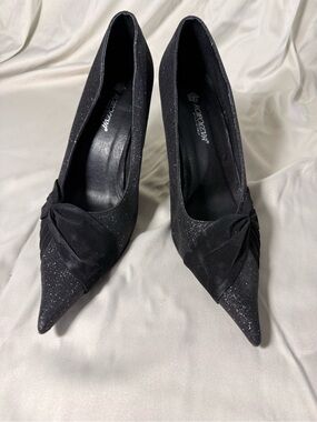 Black Pointed Sparkly Knot Heels